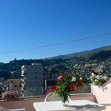 Flower Terrace Apartment Gjirokastër المظهر الخارجي الصورة