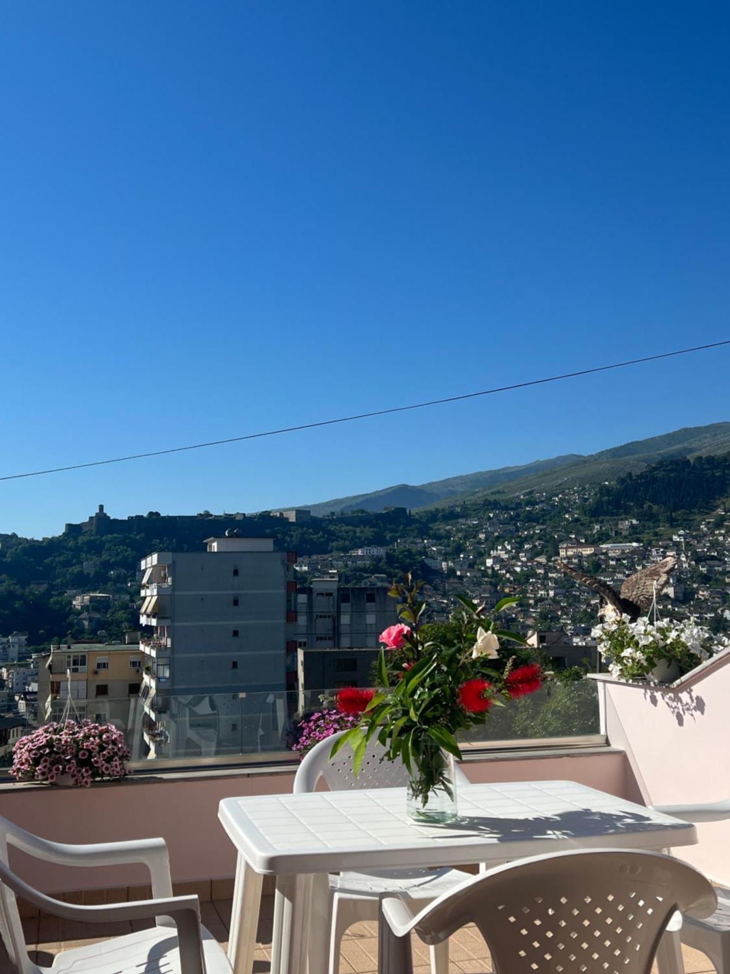 Flower Terrace Apartment Gjirokastër المظهر الخارجي الصورة