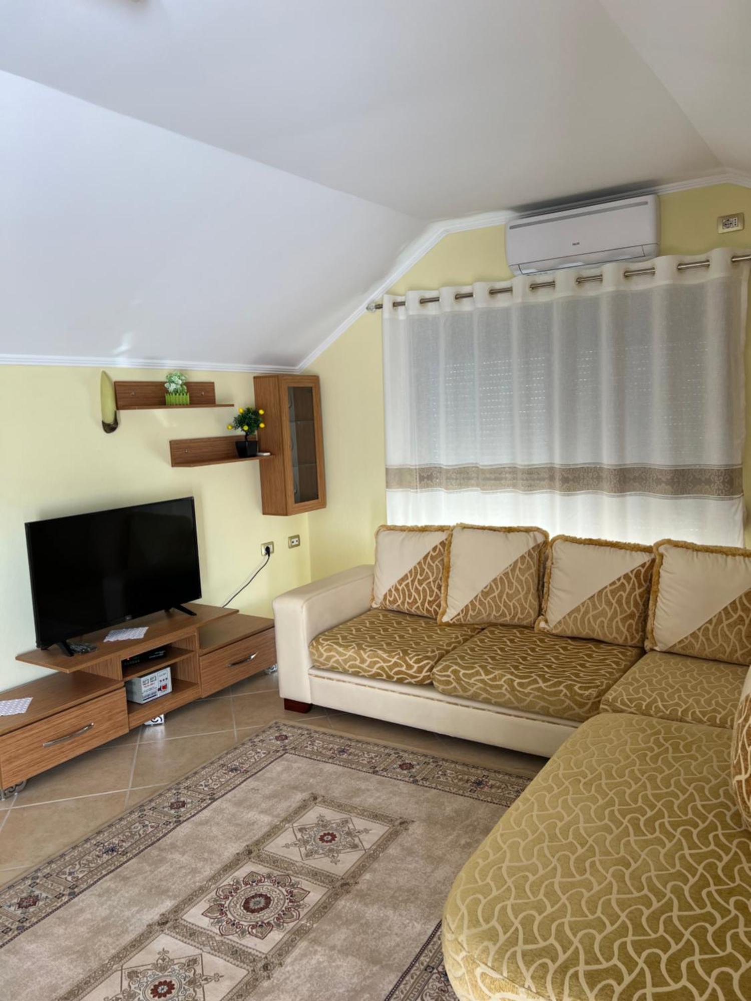 Flower Terrace Apartment Gjirokastër المظهر الخارجي الصورة