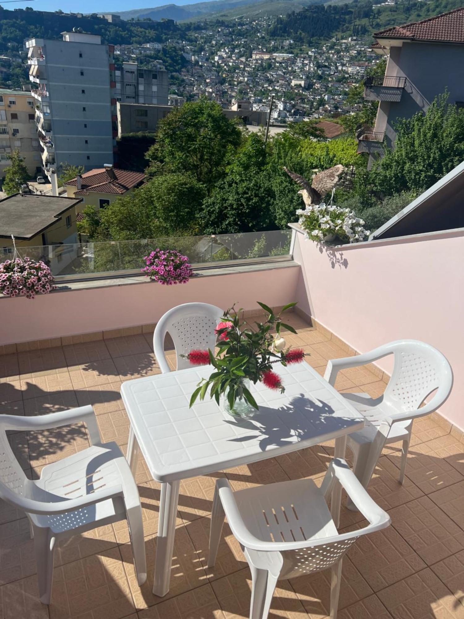 Flower Terrace Apartment Gjirokastër المظهر الخارجي الصورة