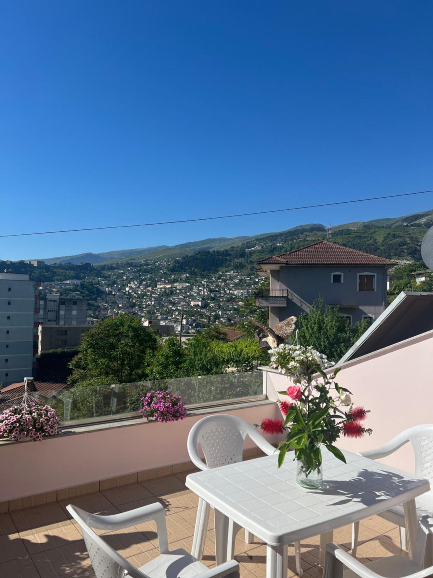 Flower Terrace Apartment Gjirokastër المظهر الخارجي الصورة
