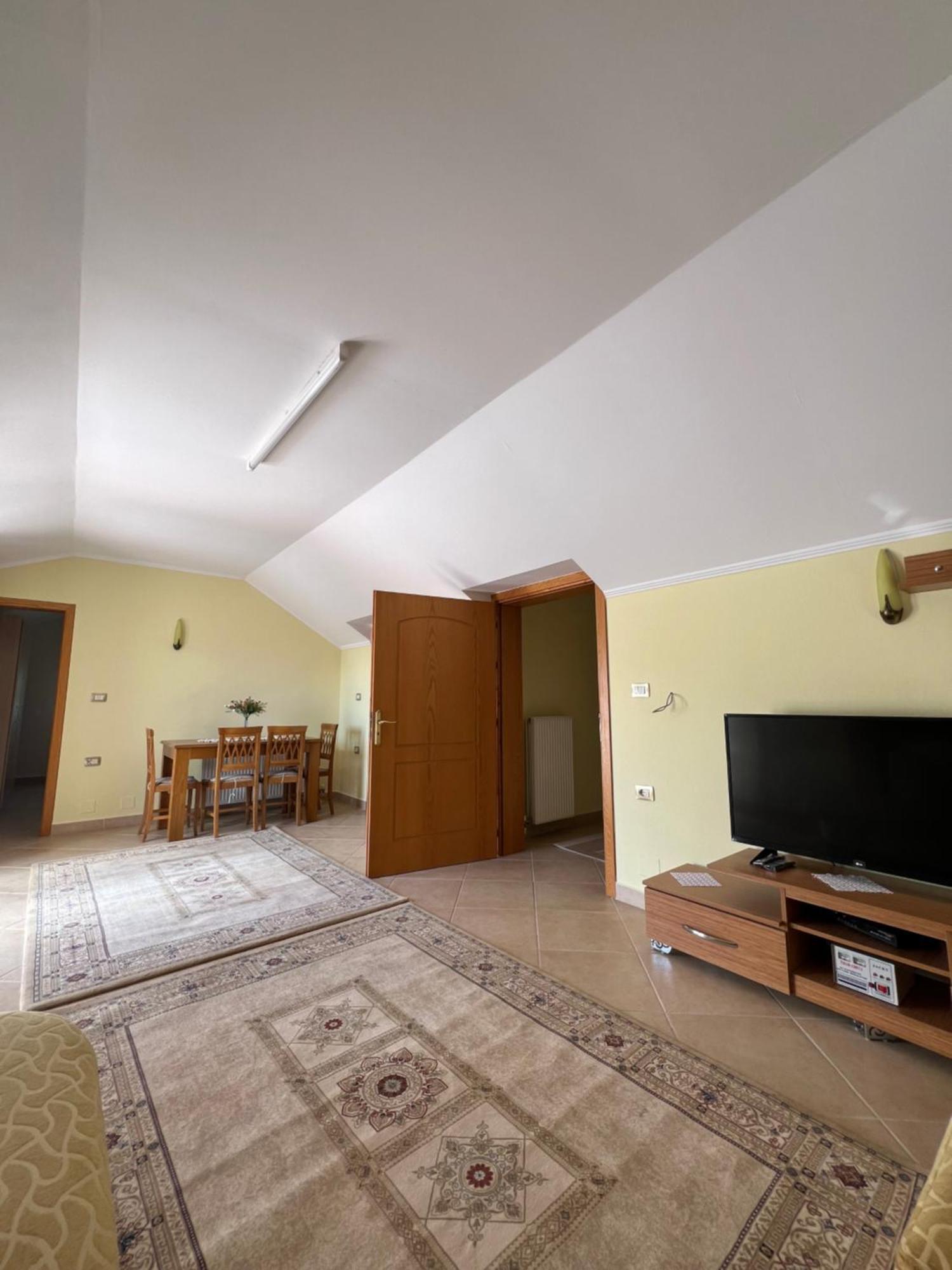 Flower Terrace Apartment Gjirokastër المظهر الخارجي الصورة