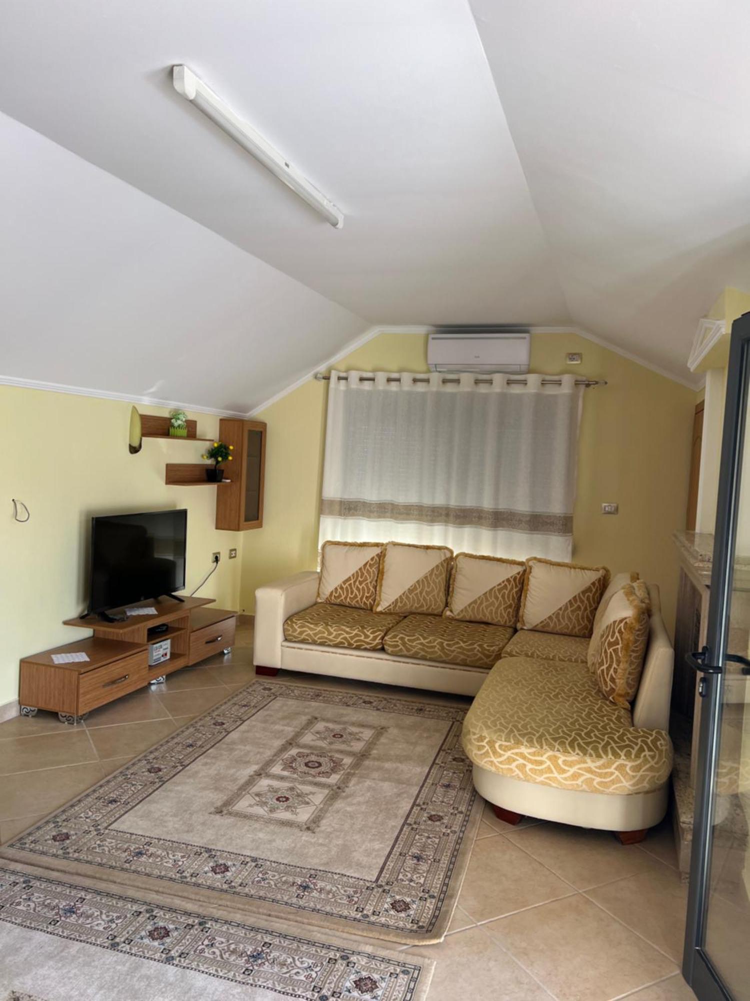 Flower Terrace Apartment Gjirokastër المظهر الخارجي الصورة